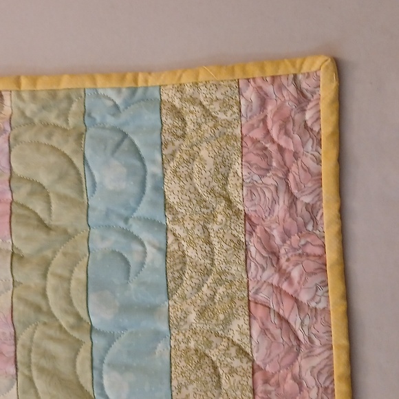 Patchwork Quilt Pastels - Picture 4 of 14